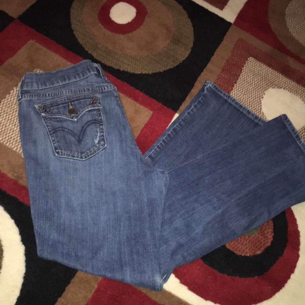 Women’s Levi jeans